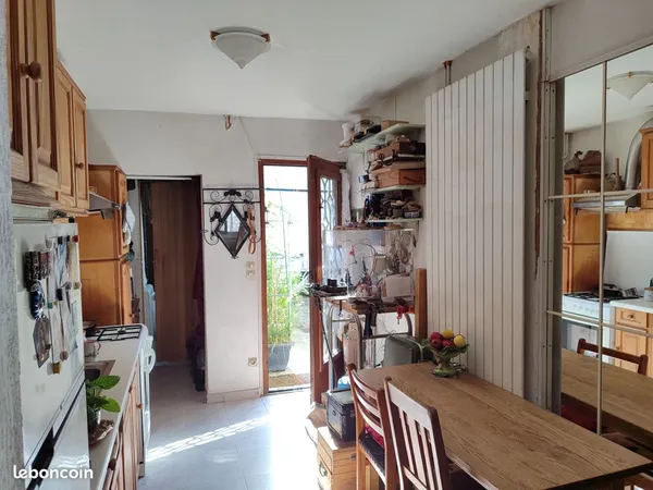 Appartement T2 - 29,5 m² - Rez-de-chaussée - Pantin (Quartier Église)