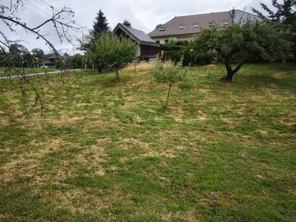 Terrain 700 m²