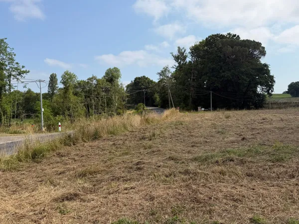 Terrain 1050 m²