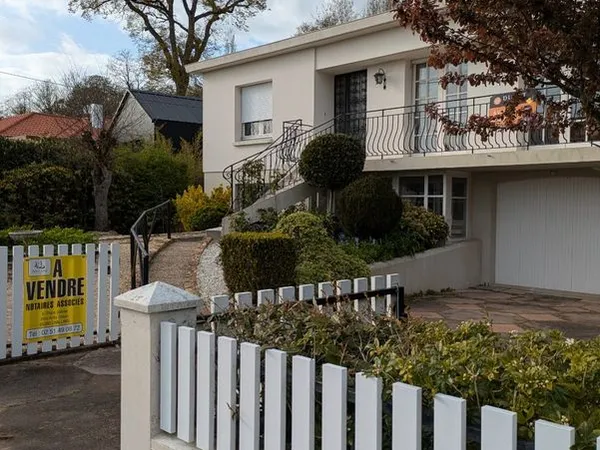 Villa a l'orée d'un bois