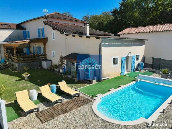 Maison 7 pièces 210 m²