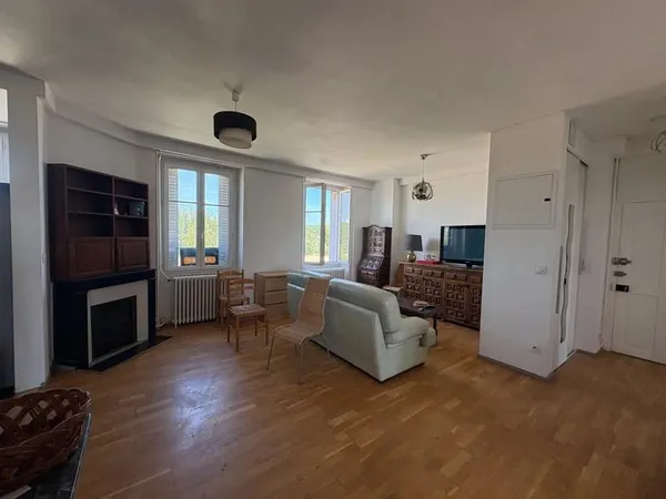 APPARTEMENT F4 - BORD DE LOIRE