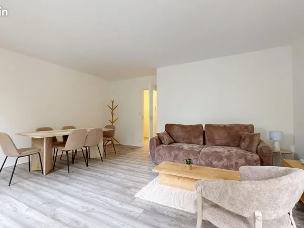 Chambre 5 pièces 100 m²