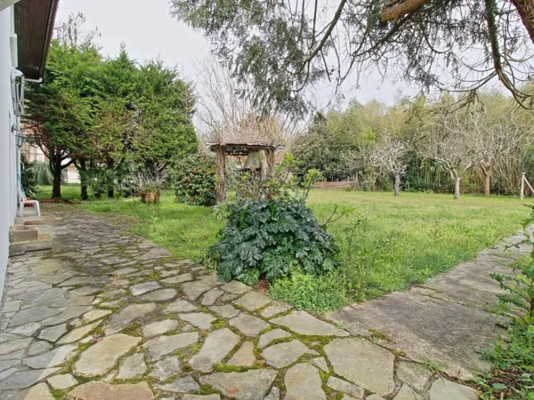 Boucau - Terrain plat constructible de 1026m2 au calme- proj
