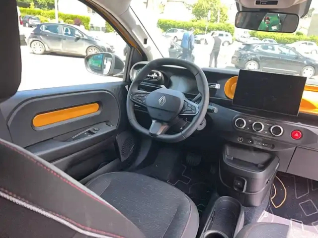 Renault Twingo e-tech electrique 80 ch autonomie urbaine — photo 23