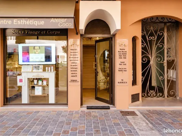 Local commercial 27 m² - Sainte-Maxime centre - Bail neuf 3/6/9