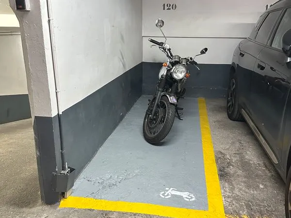 Parking moto