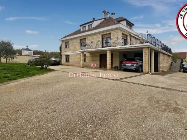 Maison 10 pièces 249 m²