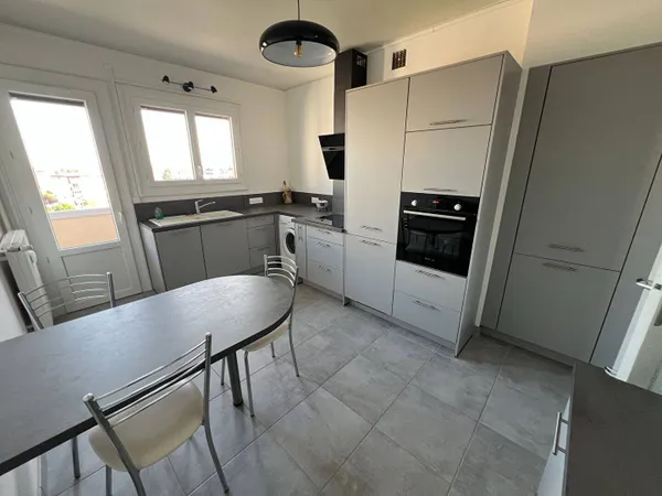 Appartement 2 pièces 77 m²