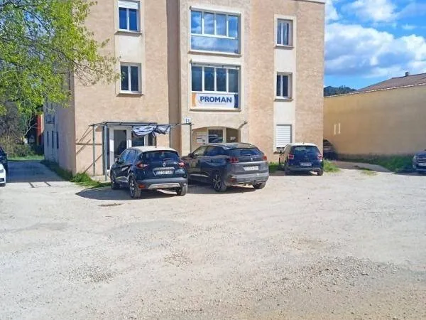 Bureaux 647 m²