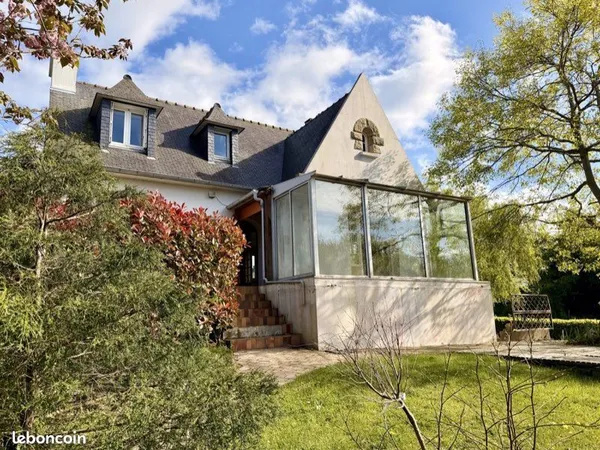 Maison familiale proche commerces et vue mer