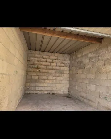Garage fermé 14 m² - Stationnement / Stockage - Montereau