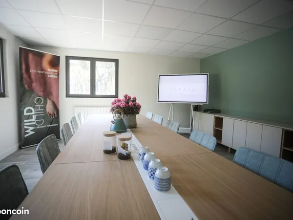 Location bureau meublé privé dans local de 110m2