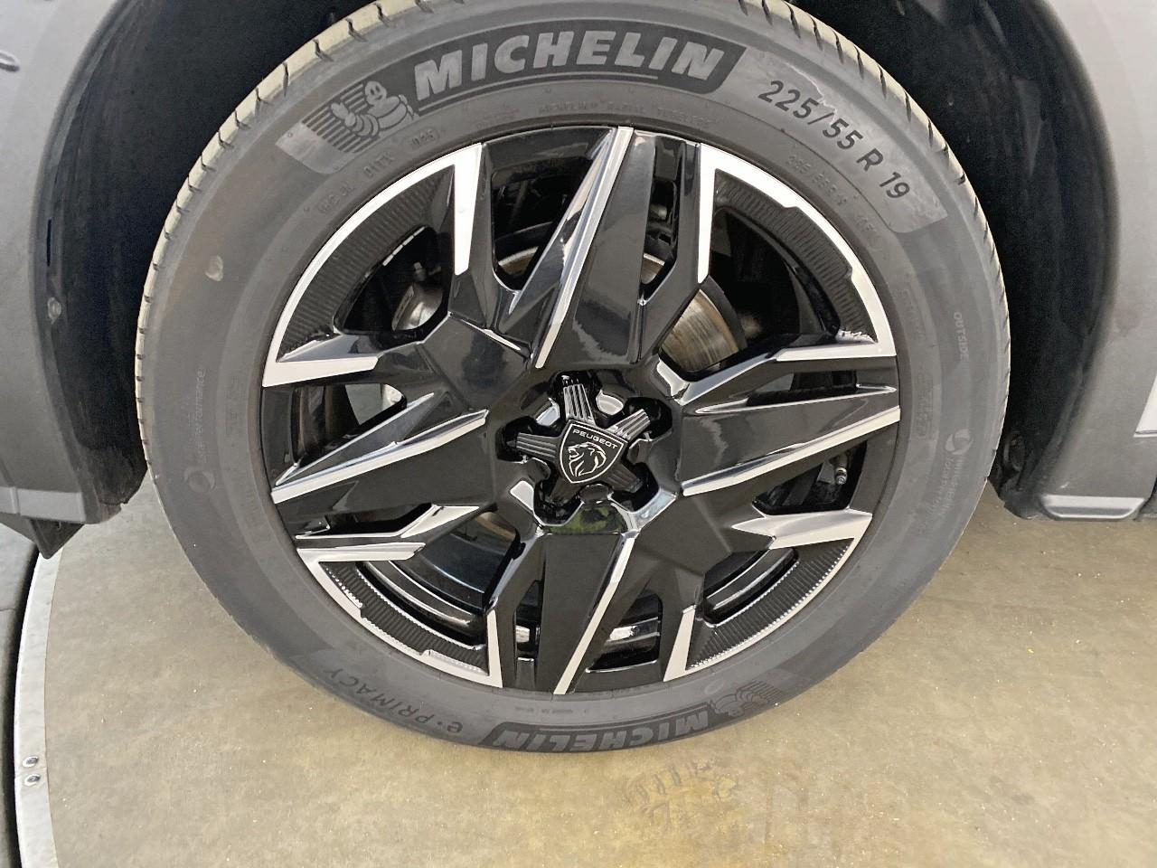 Peugeot 3008 hybrid 145 e-dcs6 gt — photo 11