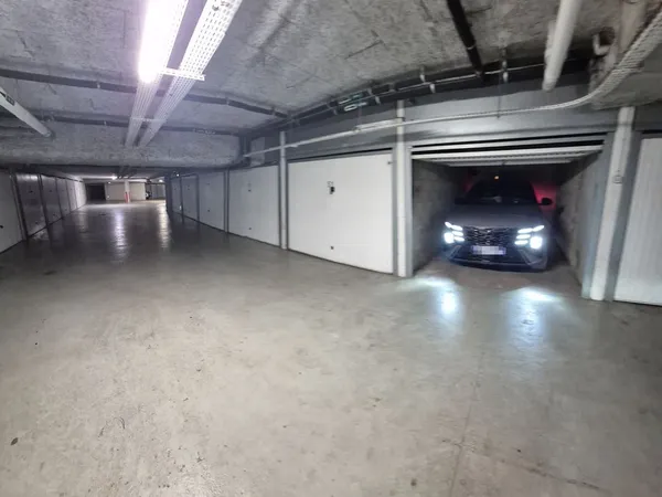 À loue Box fermé de 14 m² securisé