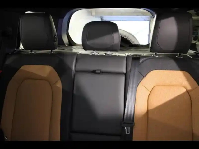 Land Rover Defender 110 2.0 p400e x-dynamic hse — photo 13
