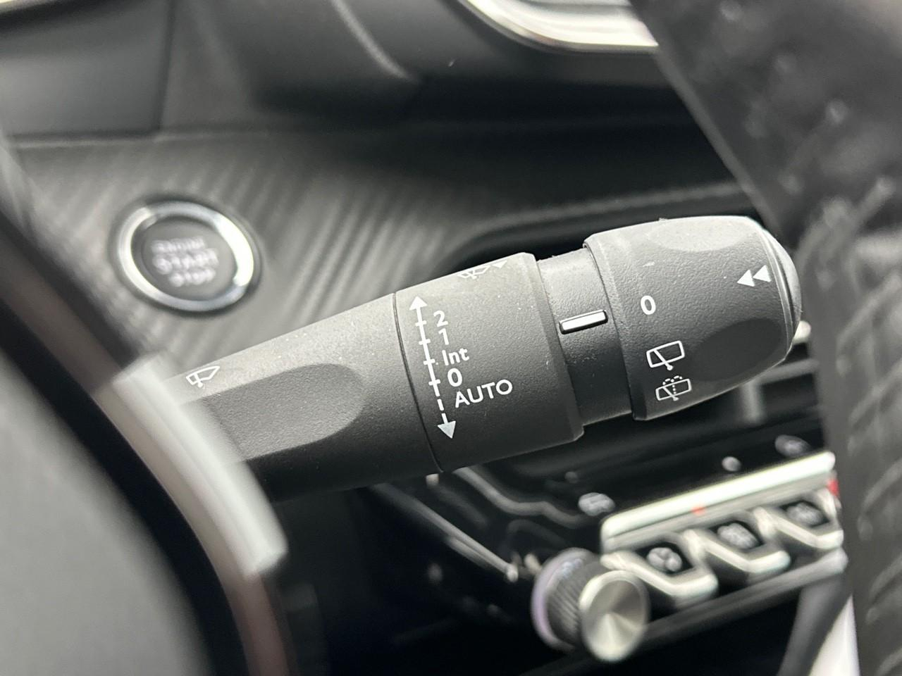 Peugeot 208 electrique 54 kwh 156ch allure — photo 18