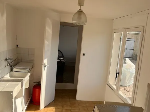 T1 meublé 25 m² - Marseille 11e - 450 CC
