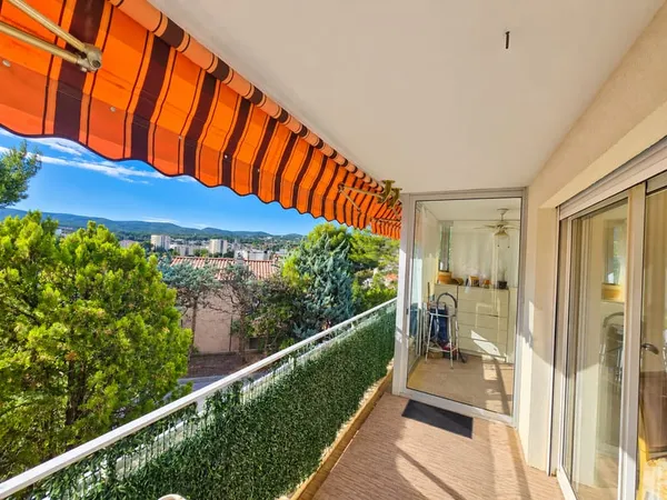 Appartement T2 de 48,43 m2 avec terrasse, véranda, ascenseur