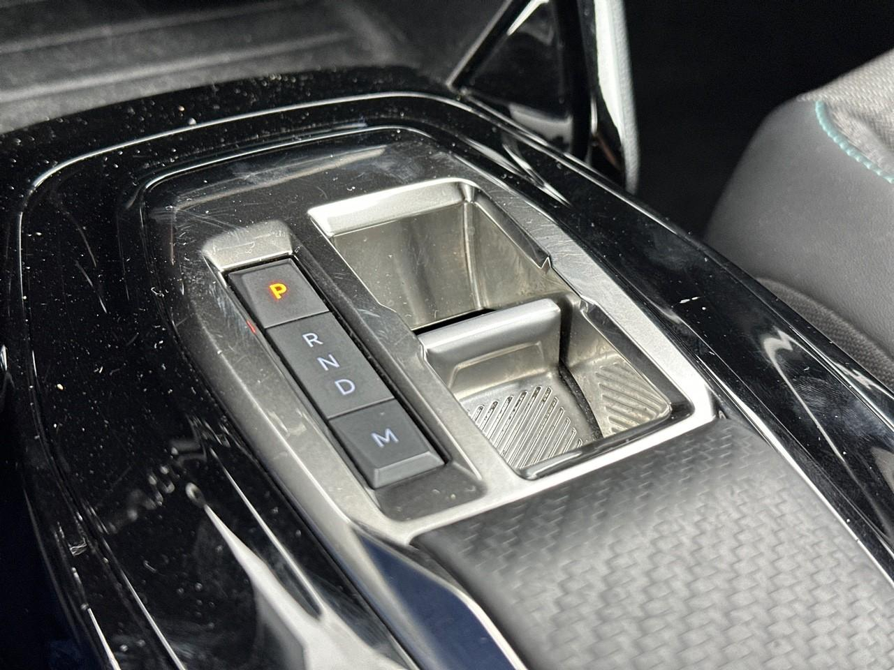 Peugeot 2008 puretech 130 s&s eat8 allure pack — photo 30