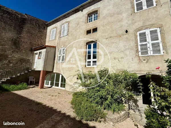 Propriété 11 pièces 264 m²