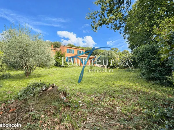 Villa 7 pièces 232 m²