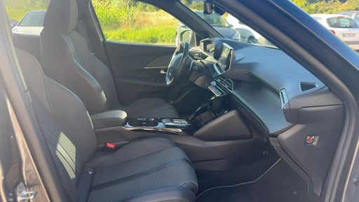 Peugeot 2008 1.2 PureTech 130 EAT8 - GT – 2023 – 28131 km – Essence – Boîte Automatique — photo 12