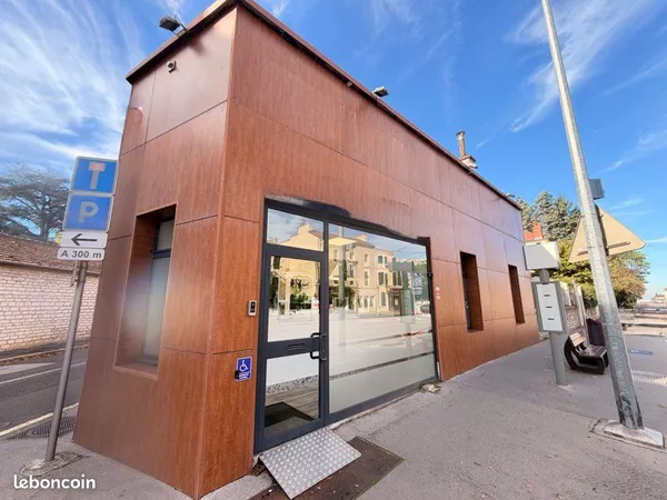 Local commercial à louer axe passant Chalon sur Saône 50m2