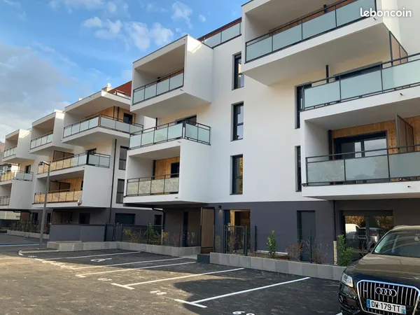 T4 97 m² - Dernier étage - Terrasse - Vue montagnes - Garage + 2 parkings - Vendu loué à Cluses