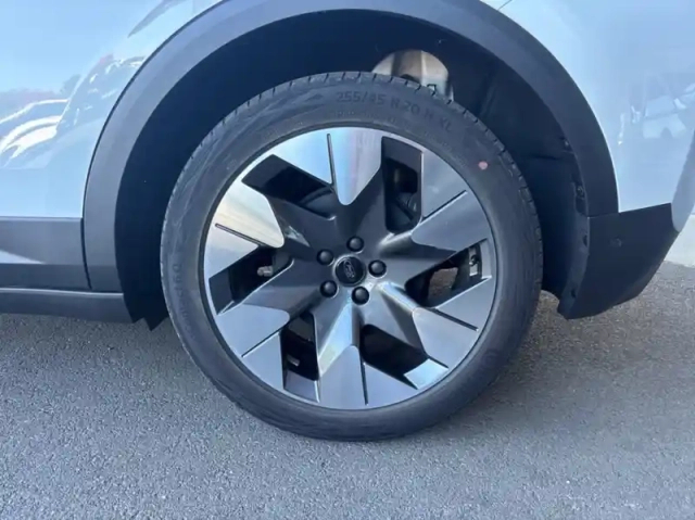 Ford Explorer 170ch standard range 52kwh pack premium rwd — photo 14
