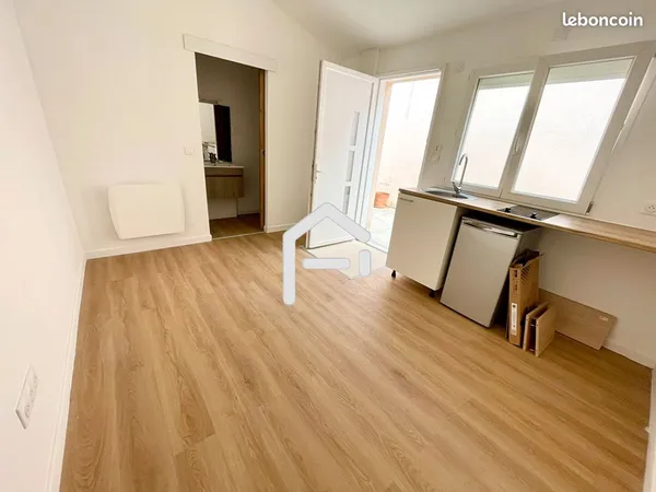 Studio 1 pièce 13 m²