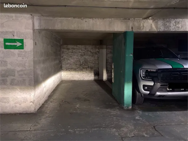Parking sécurisé - 180 Rue de Vaugirard, 75015 Paris