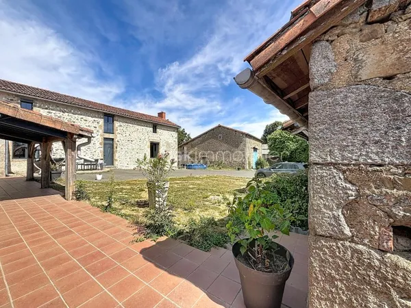 Maison 8 pièces 227 m²