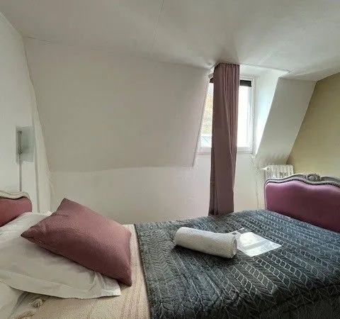 Chartres - Chambre meublée avec salle de bain-WC privatifs et espaces communs de qualité