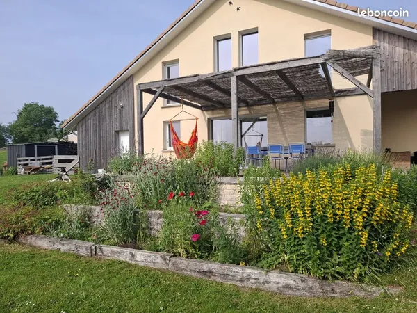 Belle maison individuelle avec jardin