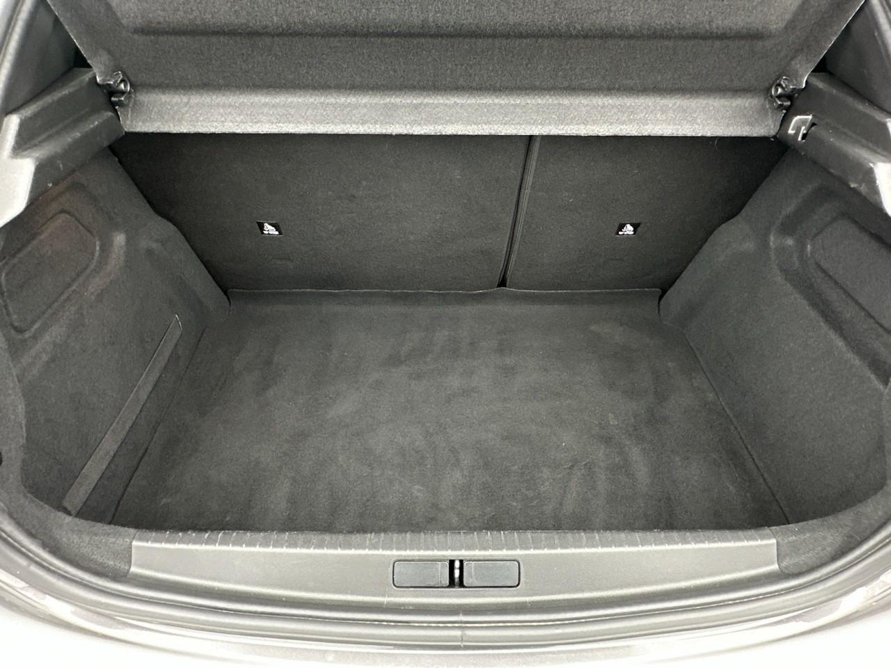 Peugeot 208 puretech 100 s&s eat8 gt — photo 6