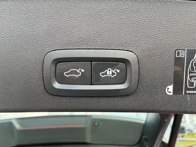 Volvo Xc40 t5 recharge 180+82 ch dct7 — photo 9
