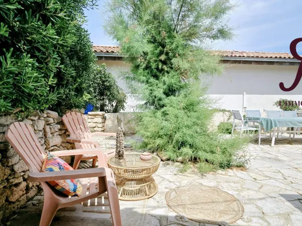 MAISON DE VILLEGIATURE EN BORD DE MER