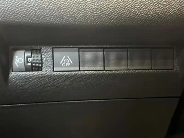 Peugeot 2008 e- 136ch allure pack — photo 13