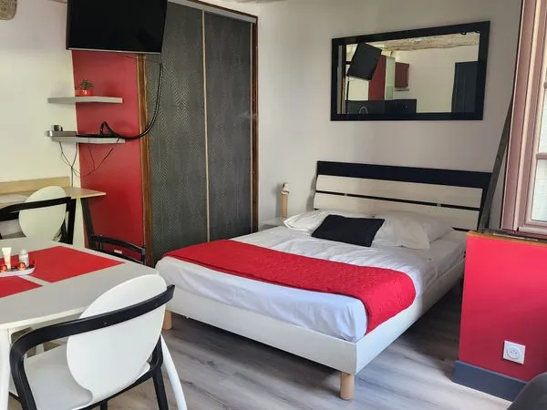 Studio 21m² meublé - RDC Hypercentre Blois + abo Fibre inclus
