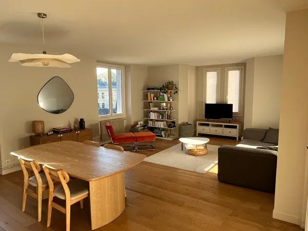 Annecy - triangle d'or - T3 75m2 - vue montagne - sud/sud-ouest - résidence sécurisée avec jardin