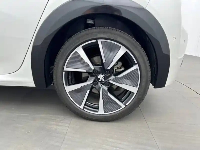 Peugeot 208 electrique 50 kwh 136ch — photo 13