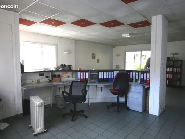 Local 194 m² YVETOT