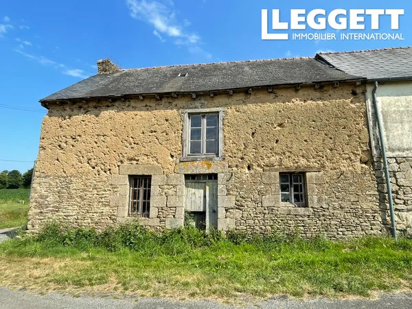 Une véritable page blanche ! Maison mitoyenne à rénover dans un hameau tranquille, en Morbihan.