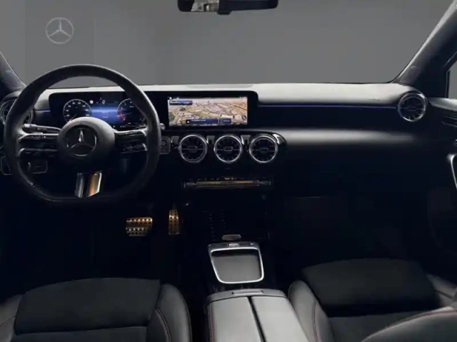 Mercedes Classe A 180 amg line — photo 11