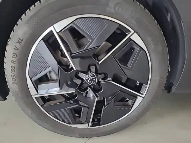 Peugeot 408 phev 225 e-eat8 — photo 87