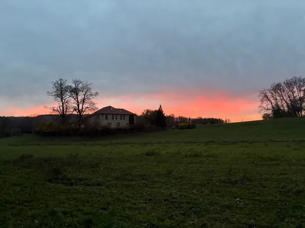 Ferme 200m2 en pleine nature, 23500m2 terrain à 15 minutes de Langres sud