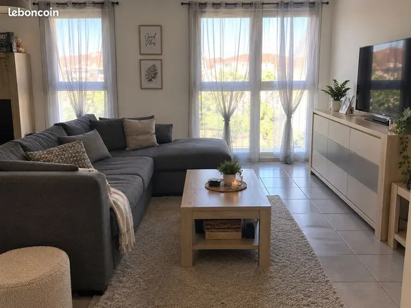 À LOUER - APPARTEMENT F2 DE 47,50 m² AVEC PARKING COUVERT