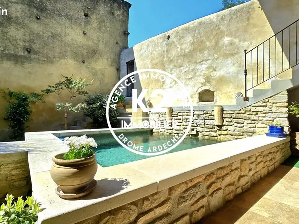 Maison de village 9 pièces 238 m²