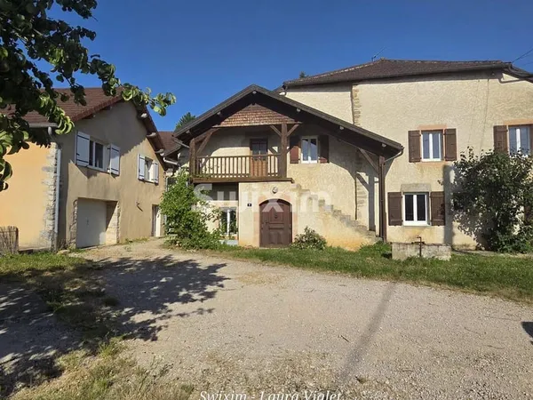 Maison 9 pièces 219 m²